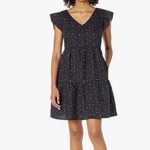 Navy floral flutter sleeve dress. Size Large.